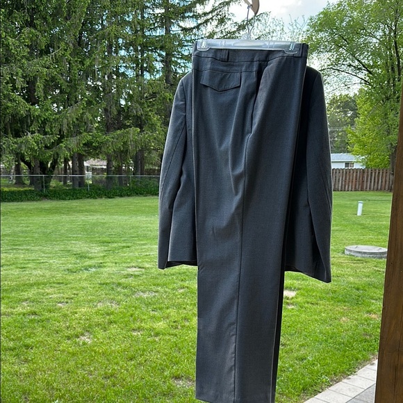 Worthington Women's Grey Business Suit Blazer Size 12 & Slacks Size 14P GUC - Picture 13 of 16